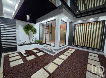 Casa · 85m² · 2 Recámaras · Venta de Casa de un Nivel Renovada en Lomas de Santa Fe Solo Contado en Xalapa