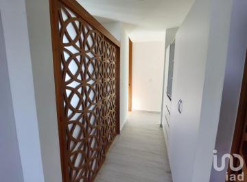 Departamento · 110m² · 3 Recámaras · 2 Estacionamientos · Vendo Condominio en La Av Bonampak Frente a Puerto Cancun, Cancun, Q. Roo