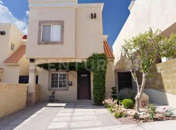 Casa · 104m² · 3 Recámaras · 1 Estacionamiento · Casa en Venta Fracc. Hacienda Sofia, Chihuahua