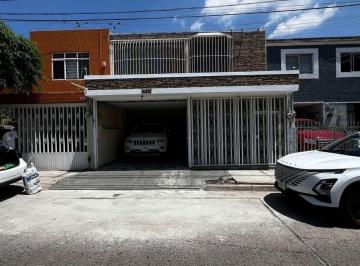 Casa de 6 habitaciones, Guadalajara · Casa en Venta – Colonia Independencia, Guadalajara, Jalisco $5,750,000