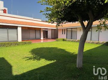 Casa · 581m² · 4 Recámaras · 3 Estacionamientos · Casa en Venta Linda Vista