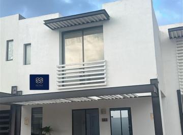 Casa · 128m² · 3 Recámaras · 2 Estacionamientos · Casa en Fraccionamiento Katania