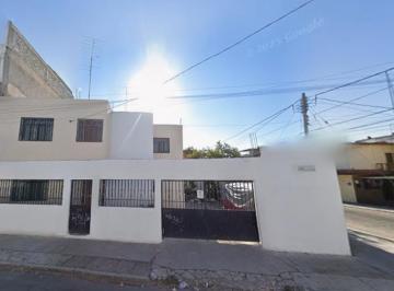 Casa de 3 habitaciones, León · Casa con 3 Recámaras y 120 m² Superficie de Terreno en Venta, Hidalgo, Leon Gto.