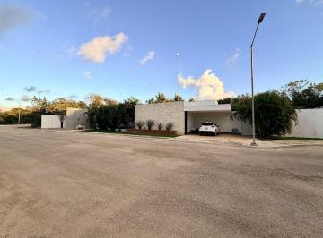 Casa · 294m² · 3 Recámaras · 2 Estacionamientos · Residencia en Venta de Una Planta Dentro de La Rejoyada