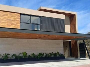 Casa de 5 habitaciones, Querétaro · Casa en Venta, Priv. Terral Altozano