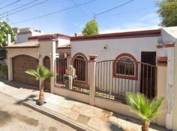Casa de 3 habitaciones, Hermosillo · Casa con 270 m² Superficie de Terreno y 3 Habitaciones en Venta en Hermosillo