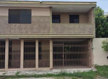 Casa · 208m² · 4 Recámaras · 1 Estacionamiento · Casa en Venta de 4 Recámaras