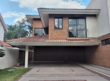 Casa · 575m² · 4 Recámaras · 4 Estacionamientos · Casa en Renta Zona Norte Las Quintas