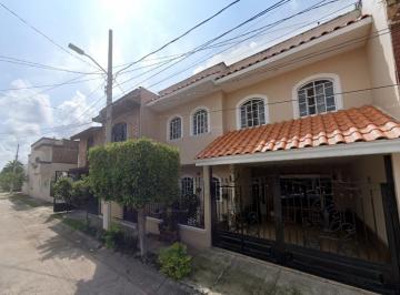 Casa de 4 habitaciones, Sahuayo · Casa con 161 m² Superficie de Terreno y 4 Recámaras en Venta en Valle Verde