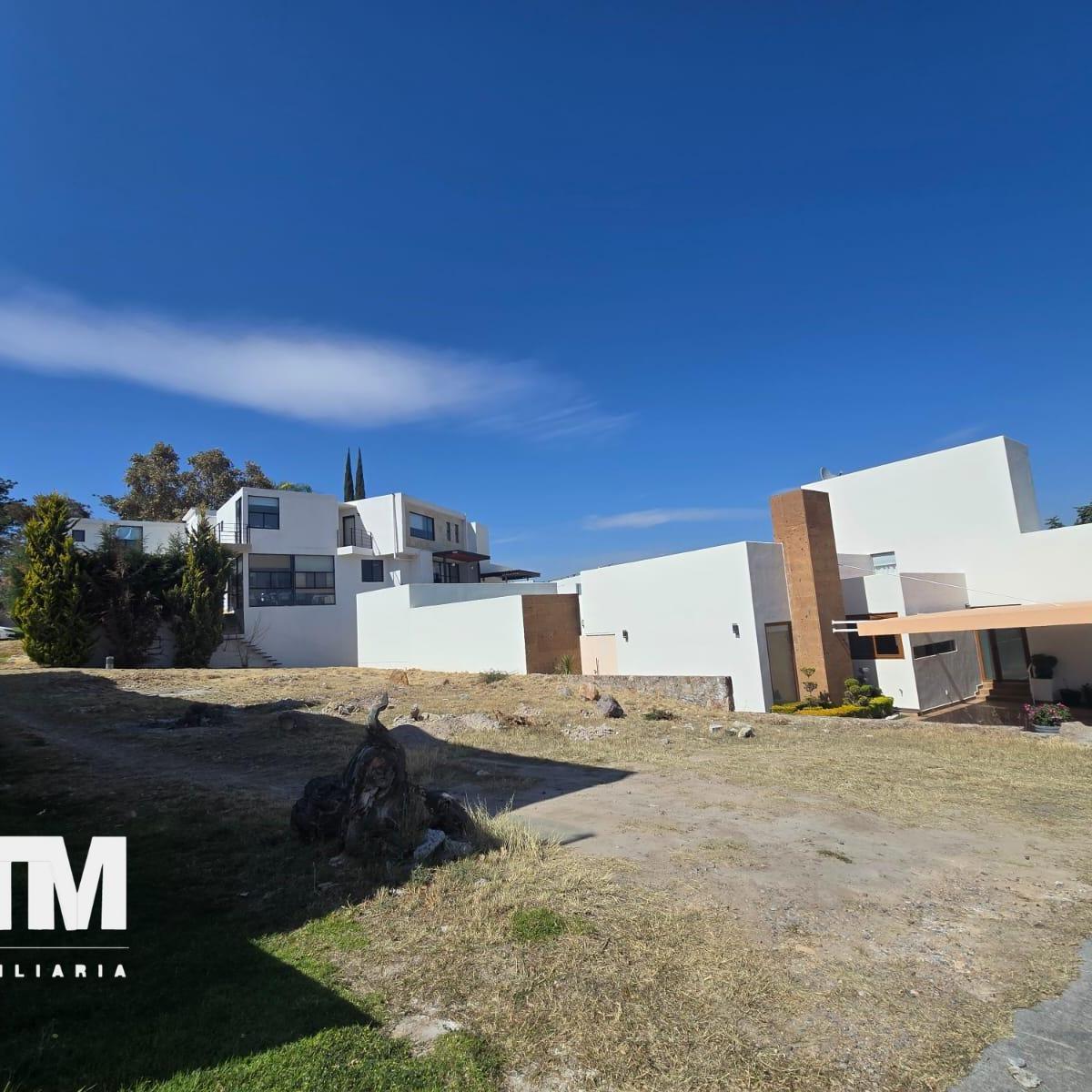 Terreno en Venta en Pedregal 2