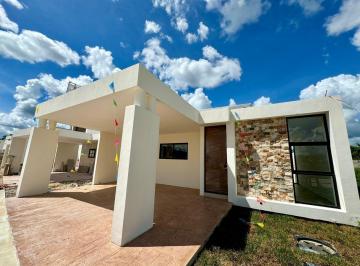 Casa · 164m² · 3 Recámaras · 2 Estacionamientos · Casa de Una Planta en Privada en Venta Al Norte de Mérida