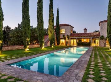 Rancho de 8 habitaciones, San Miguel de Allende · Hermoso y Elegante Rancho Para Eventos, Rodeado de Majestuosos Jardines.