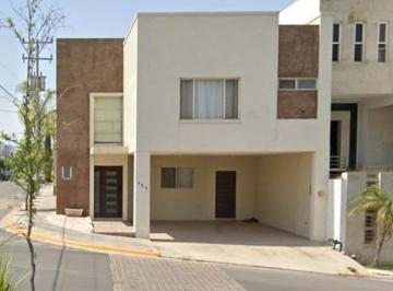Casa de 3 habitaciones, Monterrey · Casa en Venta, Colonia Cumbres Elite, por Remate, Excelente Oportunidad de Inversión