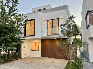 Casa de 3 habitaciones, Zapopan · Casa en Venta Parques Vallarta Zapopan Jalisco