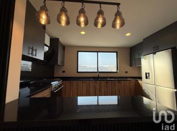 Casa · 168m² · 4 Recámaras · 2 Estacionamientos · Venta de Casa Nueva Cerca de Zerezotla, Cholula