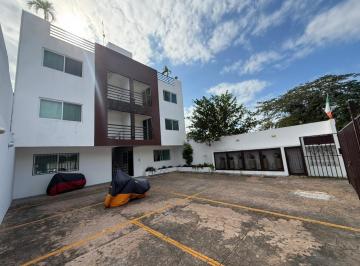 Villa · 455m² · 12 Recámaras · 6 Estacionamientos · Edificio con 6 Departamentos en Playa del Carmen a 10 Minutos de La Playa