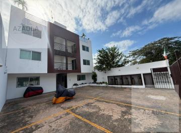 Villa · 455m² · 12 Recámaras · 6 Estacionamientos · Edificio con 6 Departamentos en Playa del Carmen a 10 Minutos de La Playa