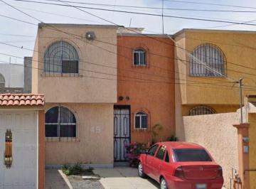 Casa de 3 habitaciones, Corregidora · Casa en Venta en Querétaro, Calle Capuchinos, Fracc. Misión de San Carlos, Corregidora.
