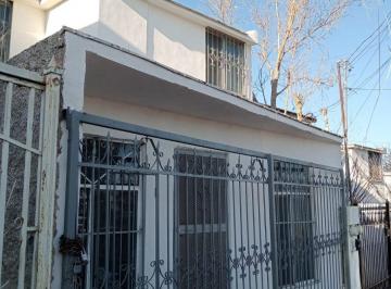 Casa de 3 habitaciones, Chihuahua · Se Renta Casa de 2 Plantas en Col. Infonavit Mezquites (Saucito) $12,000