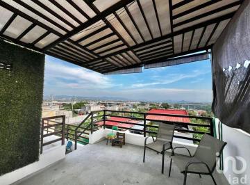 Casa · 215m² · 3 Recámaras · 2 Estacionamientos · Casa en Venta con 3 Recámaras y Vista Panorámica en Cuernavaca