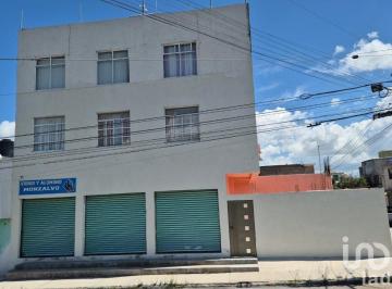 Edificio · 240m² · 3 Recámaras · 2 Estacionamientos · Edificio con Locales Comerciales Parque de Poblamiento