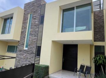Casa de 3 habitaciones, León · Residencia Familiar en Porta Firenze | Zona Norte de León
