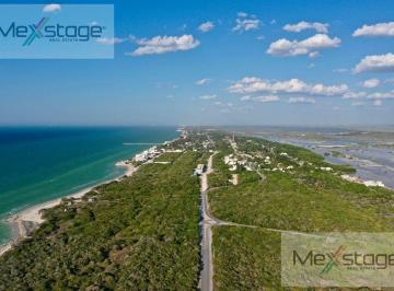 Terreno / Lote · 240m² · Terreno en Venta en Chuburná Puerto