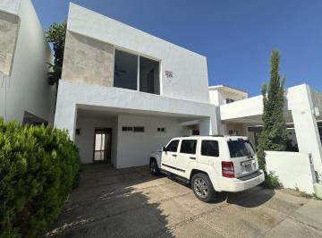 Casa · 3 Recámaras · 2 Estacionamientos · Casa en Renta en El Encanto