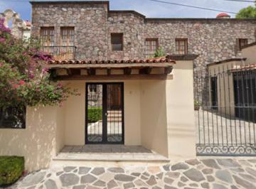 Casa de 5 habitaciones, San Miguel de Allende · Casa en Venta, Colonia Villa de Los Frailes, por Remate, Excelente Oportunidad de Inversión
