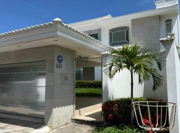 Casa · 3 Recámaras · 3 Estacionamientos · Casa en Fraccionamiento Costa de Oro