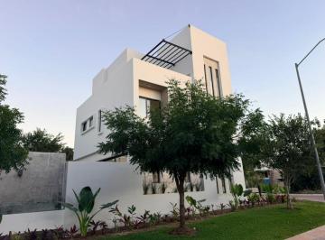 Casa de 3 habitaciones, Cancún · Casa en Venta en Vía Cumbres, Cancún