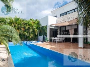 Casa · 525m² · 5 Recámaras · 6 Estacionamientos · Casa en Puerto Aventuras