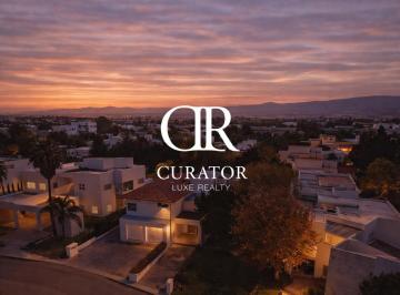 Casa · 548m² · 3 Recámaras · 6 Estacionamientos · Casa en Venta en El Campanario, Queretaro