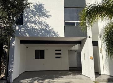 Casa · 254m² · 3 Recámaras · 2 Estacionamientos · Casa en Valle Alto