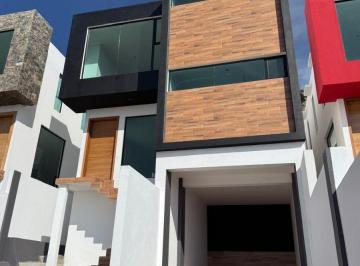 Casa de 4 habitaciones, San Juan del Río · Residencia con Vista Panoramica 4 Recamaras 385 m Terreno