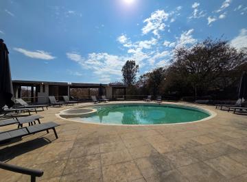 Villa de 3 habitaciones, Tepoztlán · Villa en Renta en Tepoztlán en Conjunto