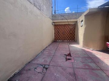 Casa de 5 habitaciones, Nezahualcóyotl · Casa con Local Comercial en Venta | Nezahualcóyotl