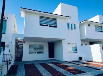 Casa · 3 Recámaras · Casa en Juriquilla