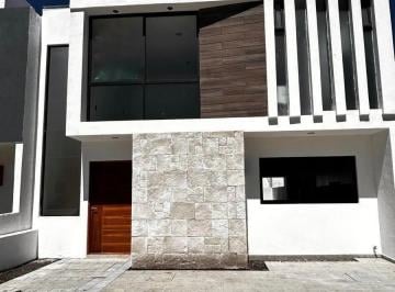 Casa · 3 Recámaras · 2 Estacionamientos · Casa en Juriquilla