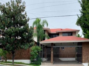 Casa · 550m² · 3 Recámaras · 2 Estacionamientos · Casa en Venta Bosques del Valle Zona San Pedro Garza García