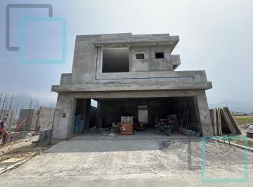 Casa · 325m² · 3 Recámaras · 3 Estacionamientos · Casa en Venta Viñedos de Sicilia Zona Carretera Nacional Monterrey