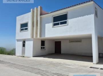 Casa en condominio · 420m² · 5 Recámaras · 3 Estacionamientos · Venta de Casa en Condominio en Villas El Durazno, Metepec