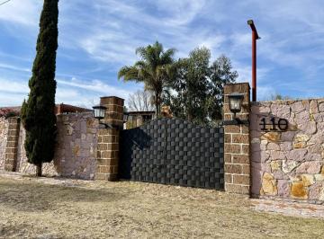 Casa · 348m² · 3 Recámaras · 8 Estacionamientos · Casa de Campo en Venta Fracc. Los Nardos