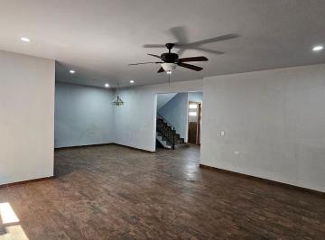 Casa · 208m² · 4 Recámaras · 1 Estacionamiento · Casa con Terreno Excedente en Av Lasalle - Colinas del Saltito - (4)