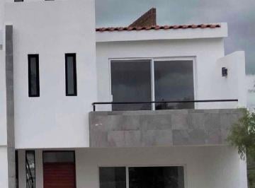 Casa de 4 habitaciones, Corregidora · Casa Cuatro Recámaras en Corregidora