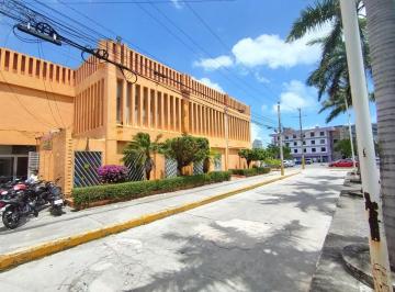 Local comercial · 50 Estacionamientos · Local en Av Tulum - Cancún Centro