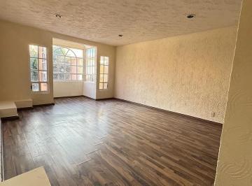 Casa de 3 habitaciones, Zinacantepec · Casa con Amplio Terreno en Venta en San Cristóbal Tecolit