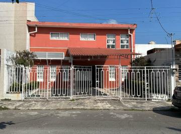 Casa · 359m² · 6 Recámaras · 3 Estacionamientos · Casa - Nueva Era
