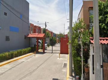 La casa se encuentra en excelente zona de Cuautitlán
Por lo que es una excelente · Casa de 2 Recamaras en Venta en La Alborada Cuautitlán Estado de Mexico Ideal Para Invertir