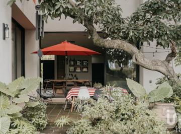 Casa · 340m² · 3 Recámaras · 2 Estacionamientos · Casa de Autor en Venta en Coto Detrás de Galerías Santa Anita